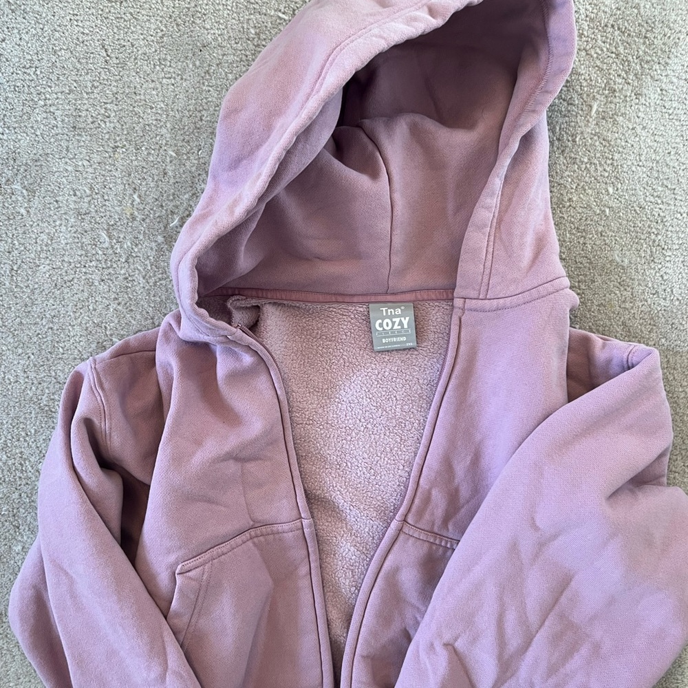 purple aritzia tna crop boyfriend hoodie xxs
